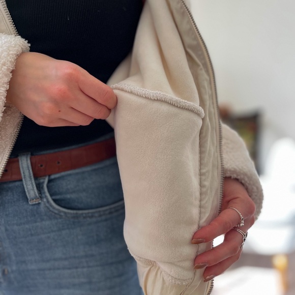 SOLD ON IG - Picture 3 of 5